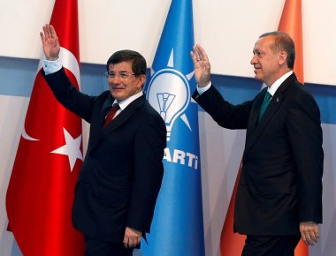 Επανεμφάνιση Α.Νταβούτογλου με δηλώσεις για το Κατάρ